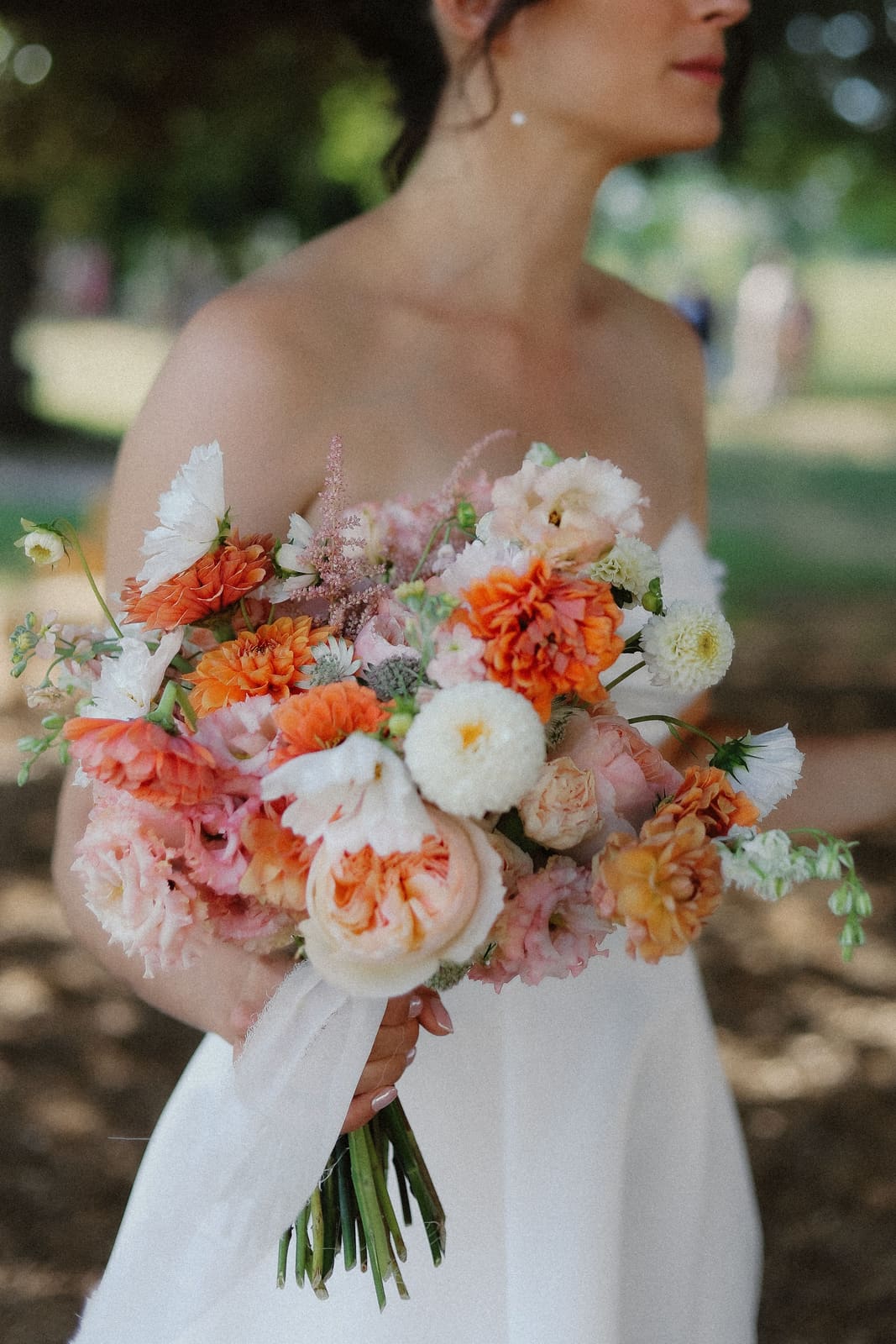 Bouquet de la mariée aux tons corail